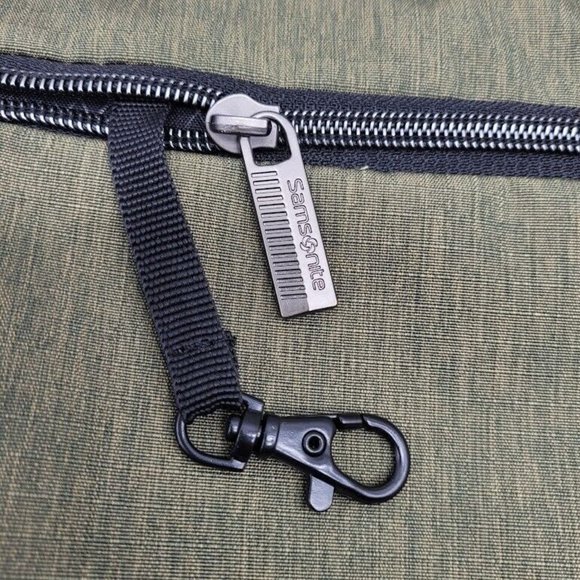 SOLD NWOT Samsonite Modern Utility Messenger Bag Laptop Green - Picture 6 of 13